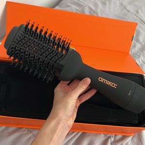 AMIKA blow dryer brush 2.0